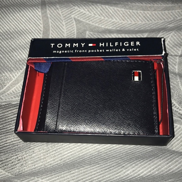 tommy hilfiger magnetic wallet